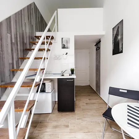 Daire Centre Loft Next To Synagogue *