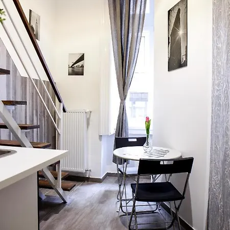 Centre Loft Next To Synagogue Apartamento