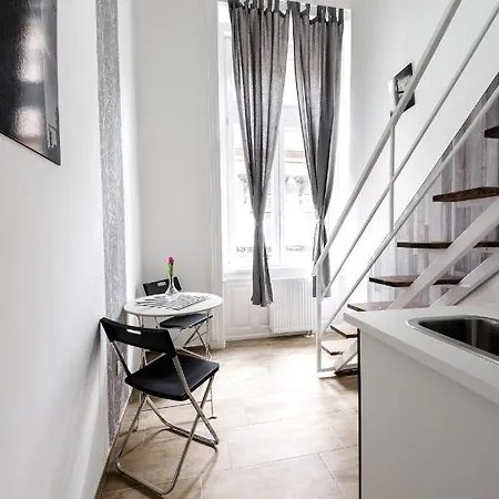 Centre Loft Next To Synagogue *